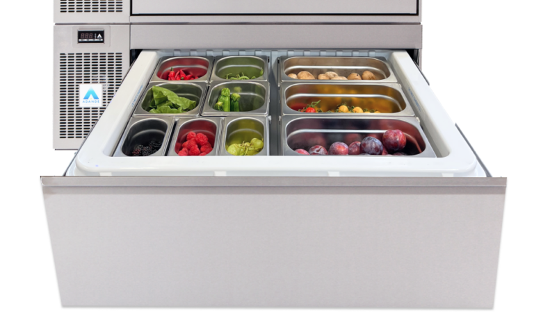 Tiroir r&eacute;frig&eacute;r&eacute; Adande VCS2 dans une cuisine professionnelle